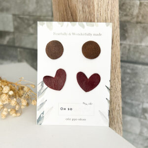2 pcs leather studs