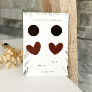 2 pcs leather studs