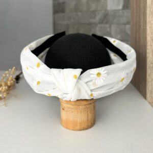 Knotted alice band-white daisy